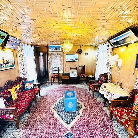 Srīnagar Houseboat New Retreat Group Bed & Breakfast エクステリア 写真